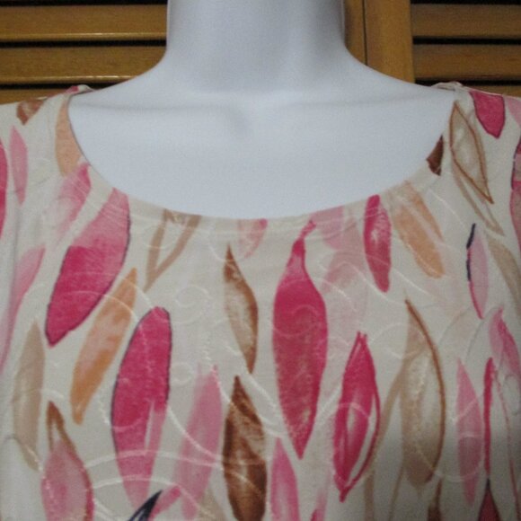 JM Collection top pinks, tans, stretchy wash & wear, great condition size L - Picture 6 of 8